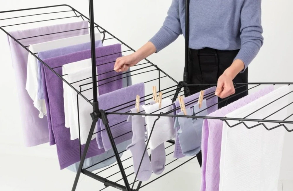 Brabantia Sušák Hangon 25 m s věšákem, matná černá