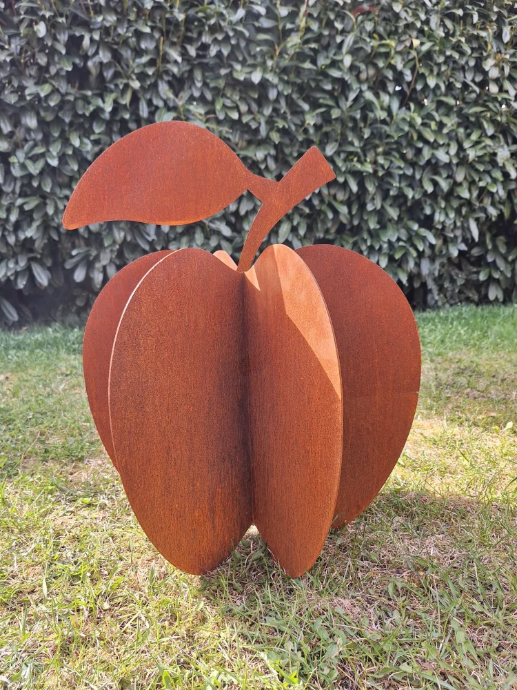 Kovová zahradní dekorace Jablko 3D střední 56 cm corten