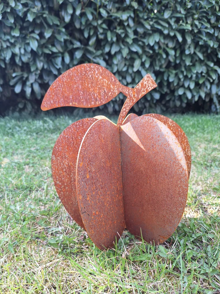 Kovová zahradní dekorace Jablko 3D malé 35 cm corten