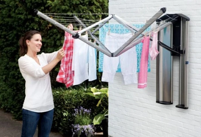 Brabantia Zahradní sušák WallFix šedý s ochranným boxem nerez