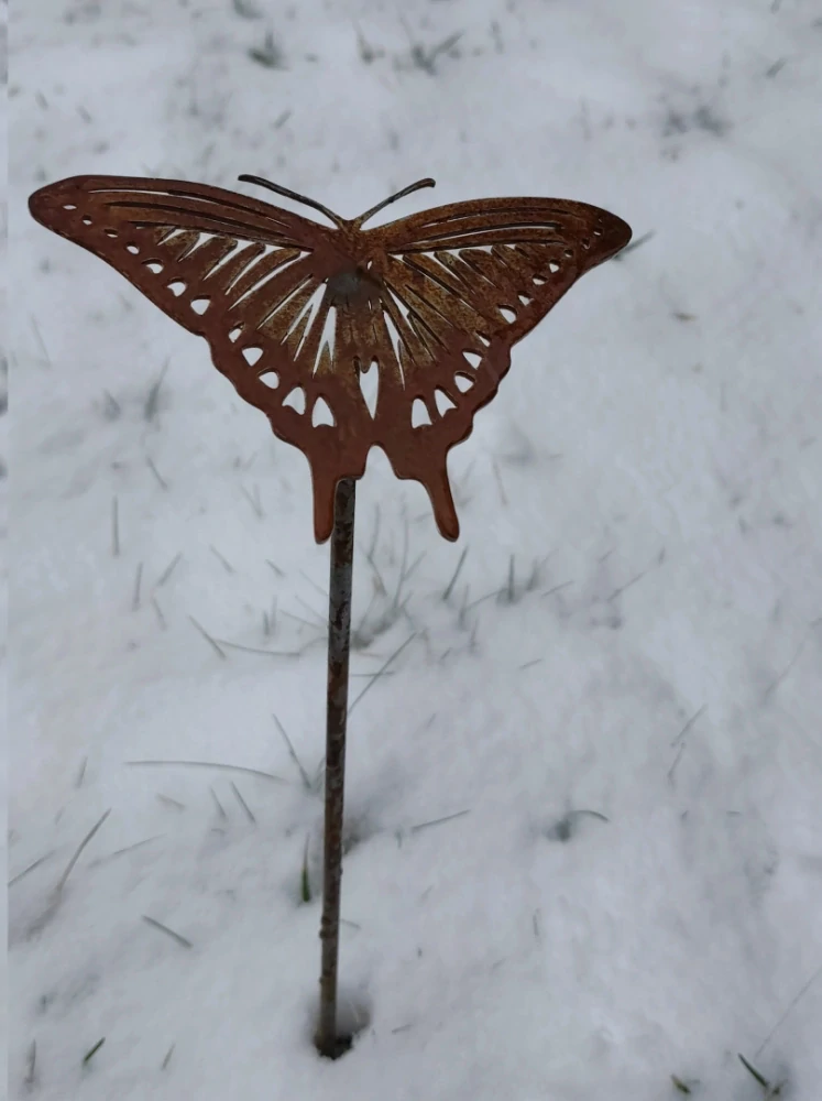 Zahradní kovový zápich corten Motýl rezavý 40 cm