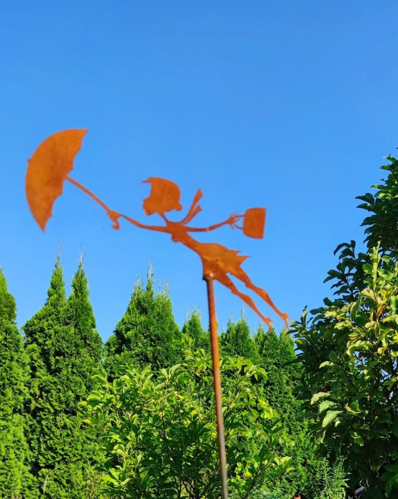 Zahradní kovový zápich corten Žena s deštníkem rezavá 60 cm