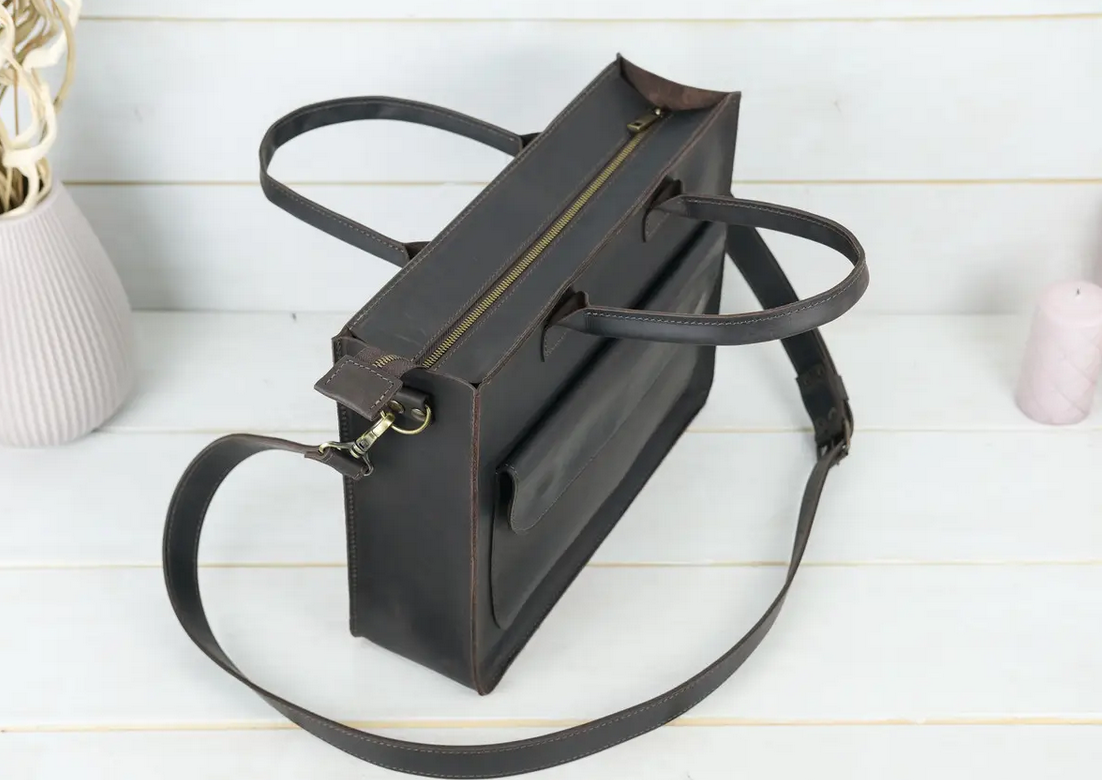 Kožená dámská kabelka přes rameno Berty Sandra tmavě hnědá TOTÁLNÍ VÝPRODEJ