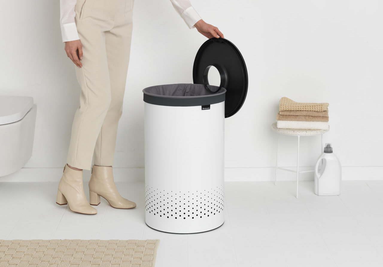 Brabantia Koš na prádlo - 60L bílý, šedé plastové víko