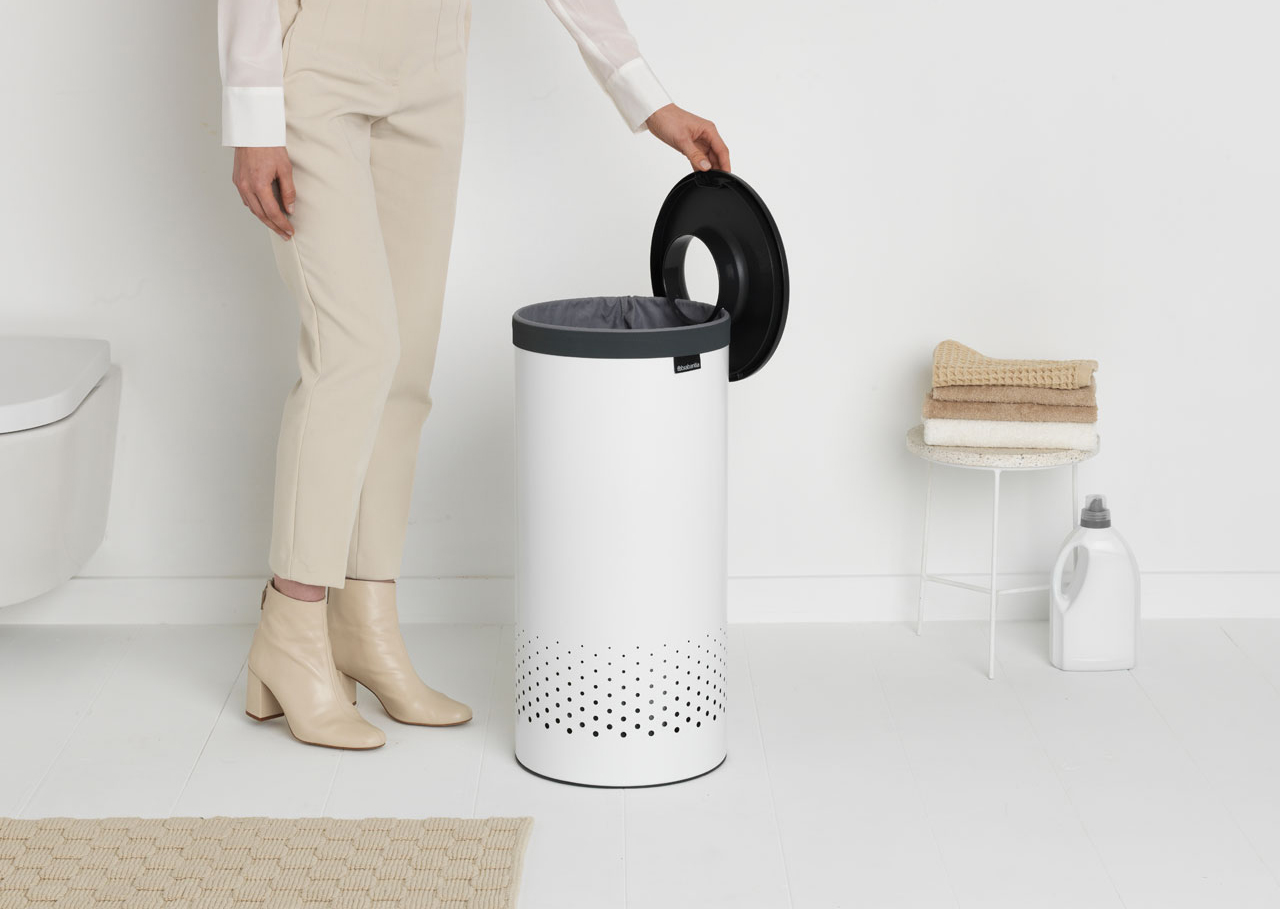Brabantia Koš na prádlo-35L bílý, šedé plastové víko