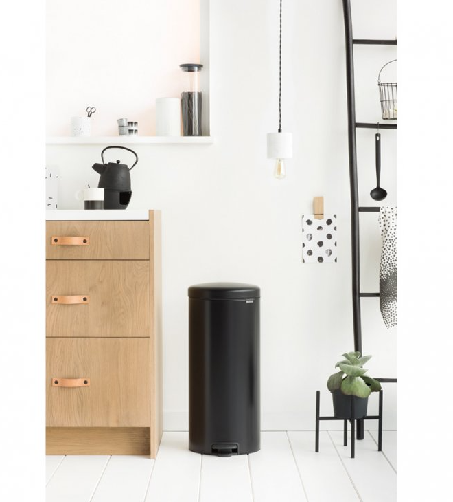 Brabantia Pedálový odpadkový koš newIcon - 30 L, matná černá