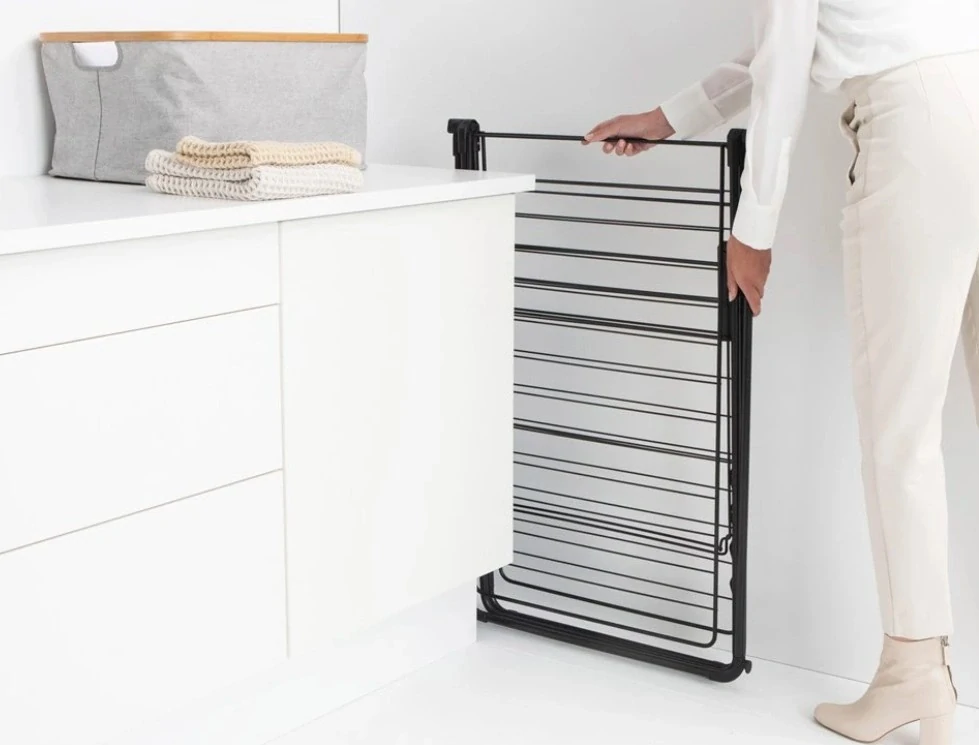Brabantia Sušák Hangon 25 m s věšákem, matná černá