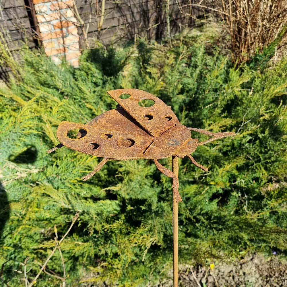 Zahradní dekorace kovový zápich 3D Beruška 113 cm