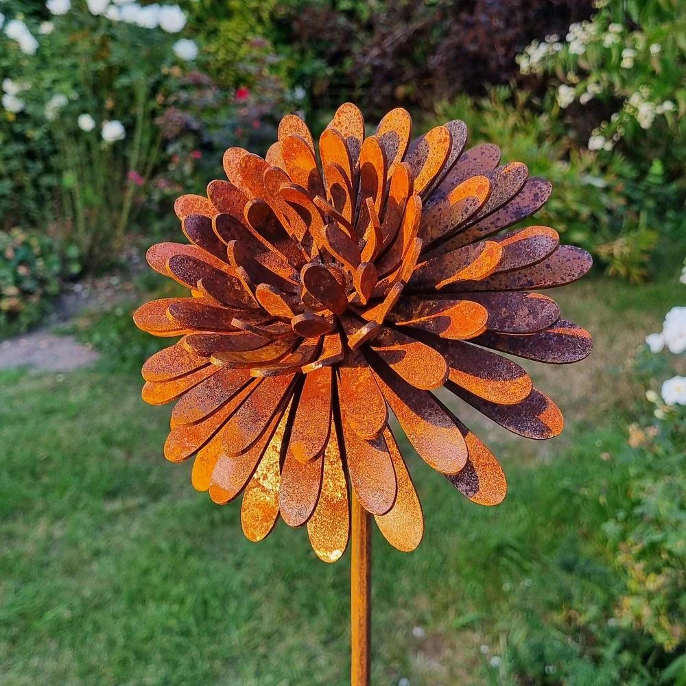 Zahradní kovový zápich 3D Chryzantéma rezavá 128 cm