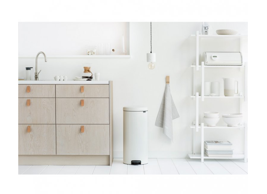 Brabantia Pedálový odpadkový koš newIcon - 30 L, bílá