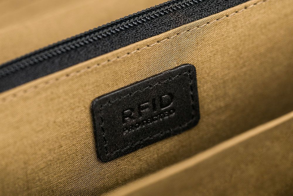 Dámská kožená peněženka Burkely Charly L černá s RFID TOTÁLNÍ VÝPRODEJ